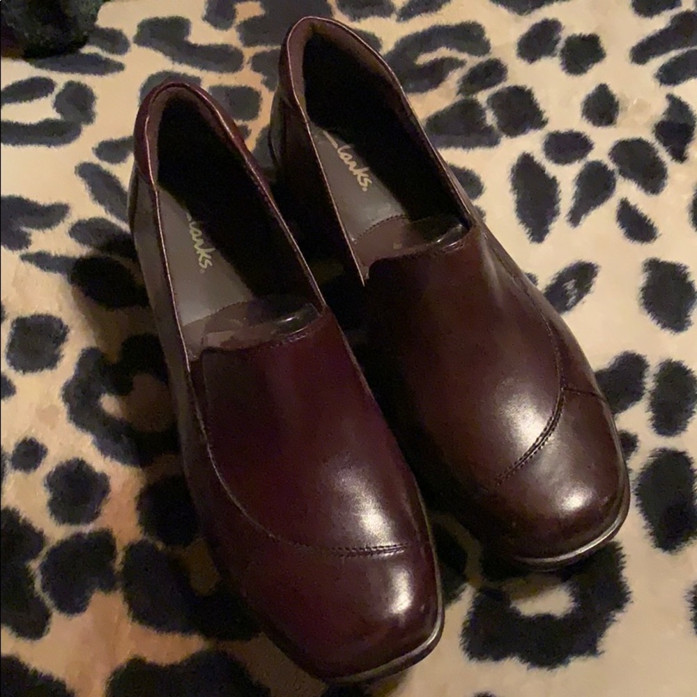 Clarks women’s brown shoes